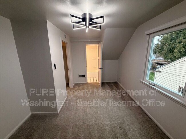 Building Photo - 3136 S 18th St