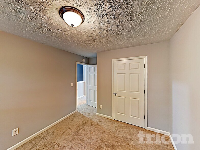 Building Photo - 2395 Sailor Ln