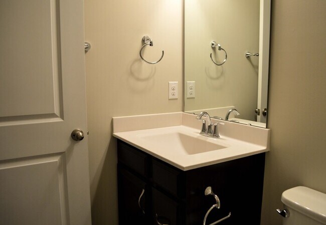 Building Photo - 849 Wake Towne Dr