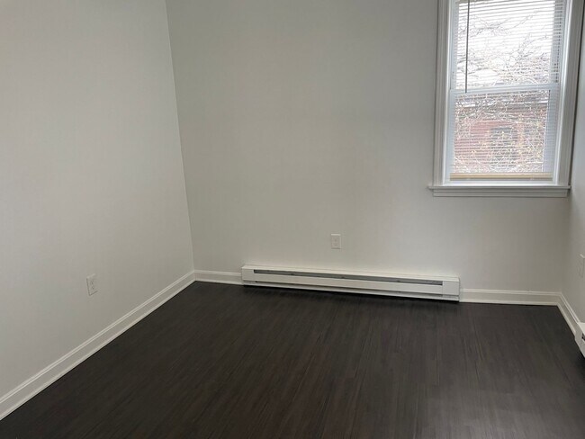 Building Photo - 5 McAvoy St
