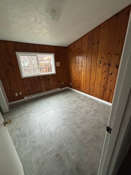 Building Photo - 312 SE Scenic View Dr