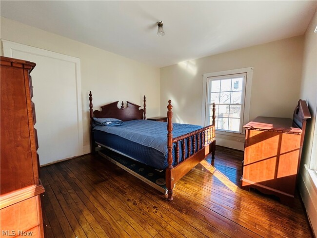 Building Photo - 1828 4th St