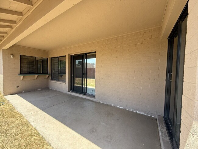 Building Photo - "Charming 4-Bedroom Haven with 2 Baths in ...