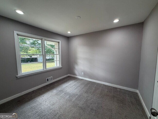 Building Photo - 109 Scarlett Dr