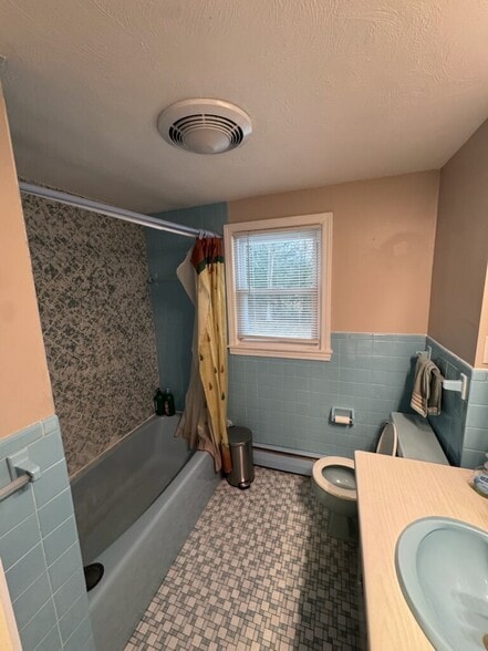 Building Photo - 6 Greenacre Rd