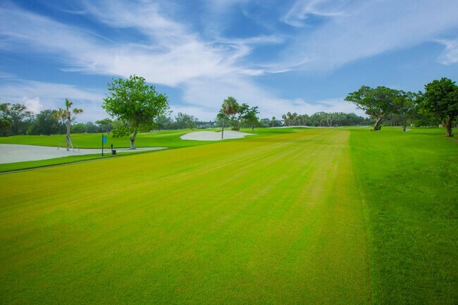 Building Photo - Luxury Seasonal or Annual Rental in the Prestigious Grand Bay Community – Longboat Key