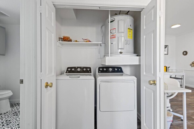 Building Photo - 2929 Kings Rd