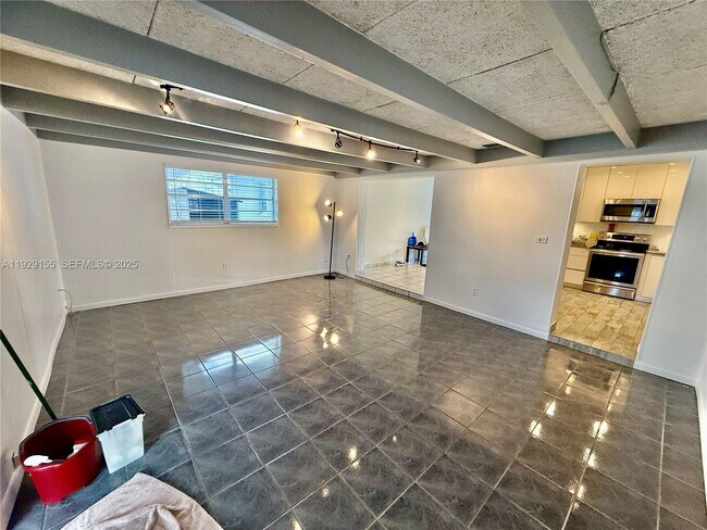 Building Photo - 8855 SW 17th Terrace