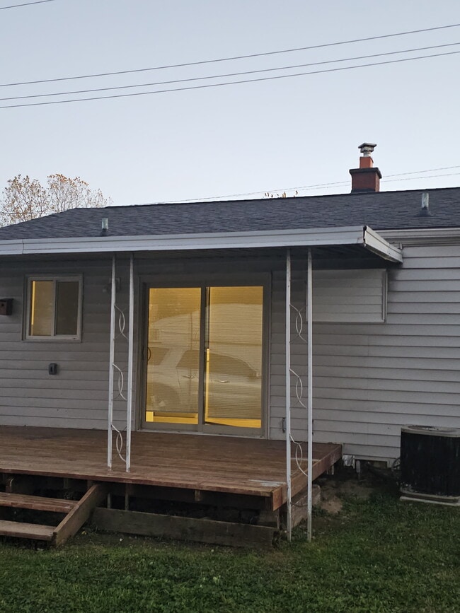 Building Photo - 805 Hemphill Rd