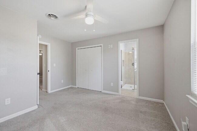 Building Photo - 5475 Davis Way