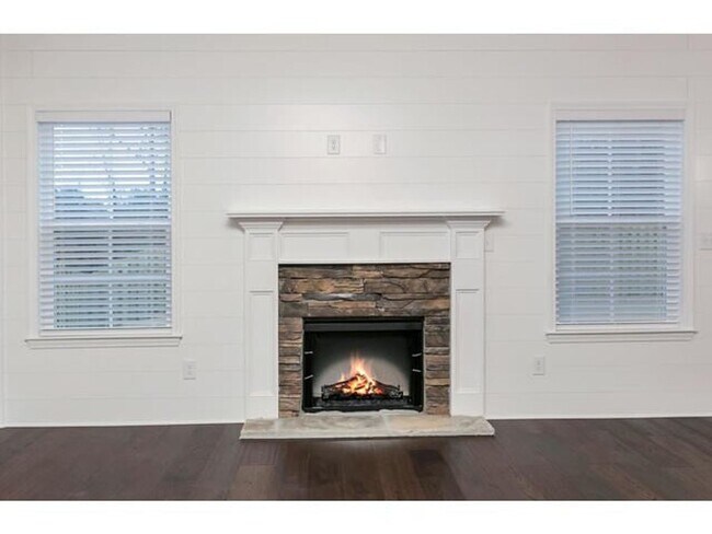 Building Photo - 210 Palisade Rdg