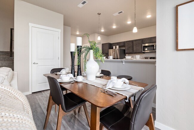 Building Photo - Wilson Creek Townhomes! Move In By 7/31 & ...