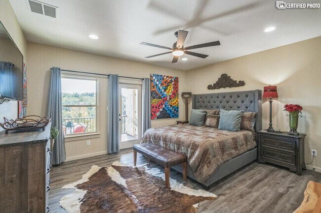 Building Photo - 505 Heron Dr