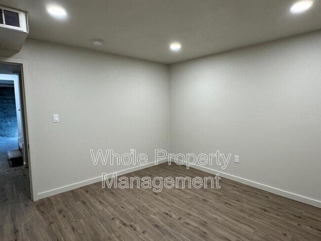 Building Photo - 5008 Alcott St