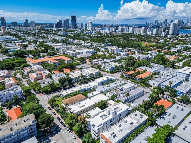 Building Photo - 1532 Drexel Ave