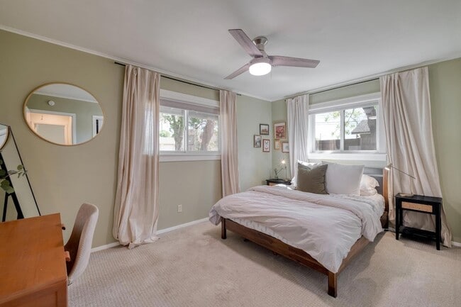 Building Photo - 2117 Gaston Pl Dr