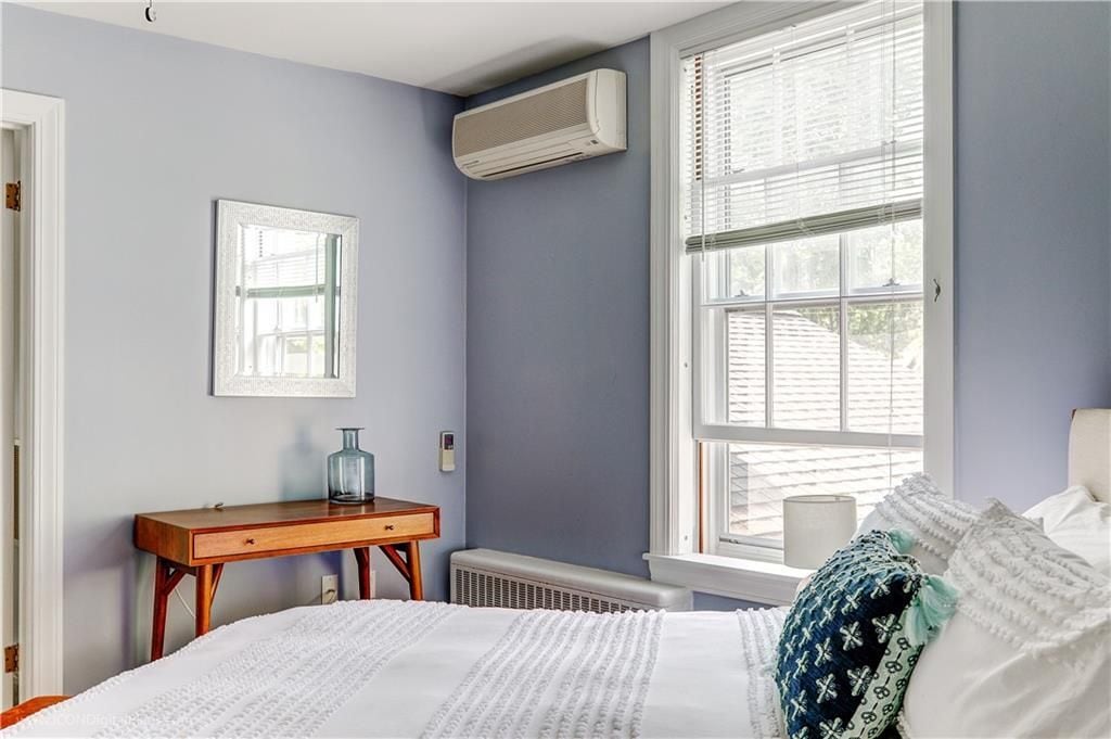 Building Photo - 32 Catherine St