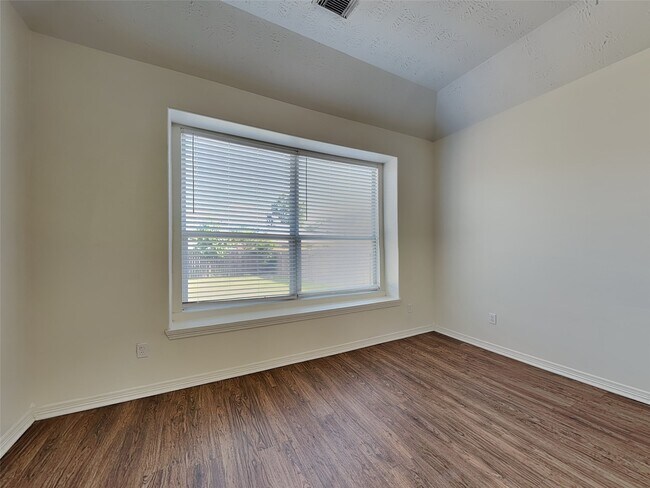 Building Photo - 30622 N Sulphur Creek Dr