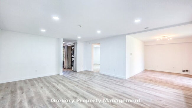 Building Photo - 15802 Leary Wy