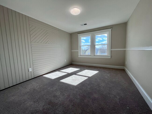 Building Photo - 410 Walcott Rd