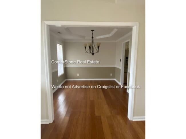 Building Photo - 50 Breezewood Dr