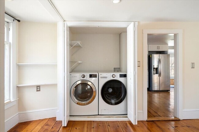 Building Photo - 85 Park St