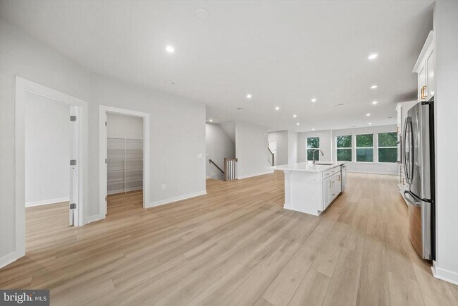 Building Photo - 14256 Newbrook Dr