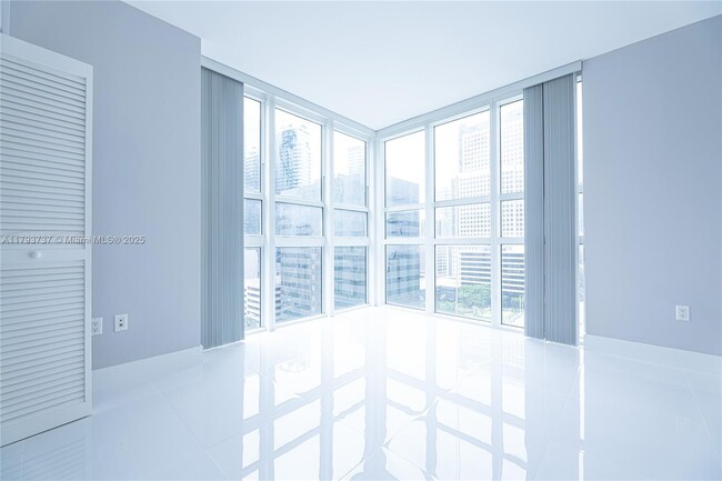 Building Photo - 951 Brickell Ave