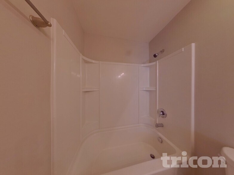 Building Photo - 703 Rook Rd