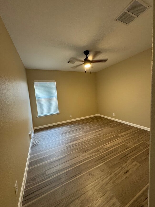 Building Photo - 20502 Wild Springs Dr