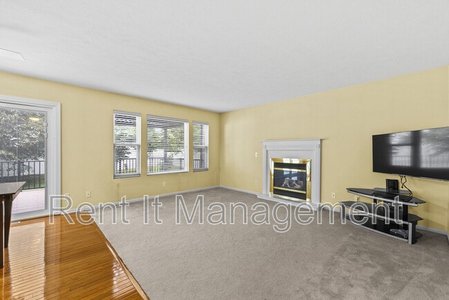 Building Photo - 5820 S 157th St