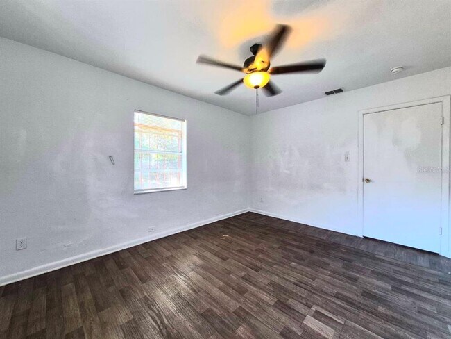 Building Photo - 2413 E 38th Ave