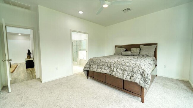 Building Photo - 11907 Singer Ct