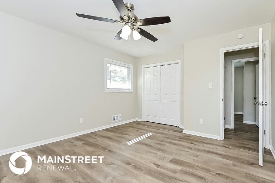 Building Photo - 2816 Knollview Dr
