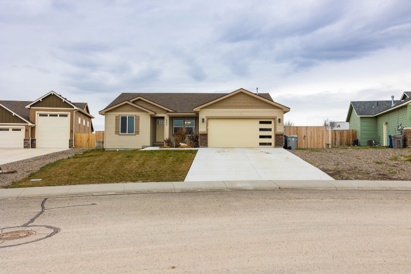 Building Photo - 1594 NE Cinder Loop