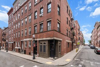 Building Photo - 199 Salem St