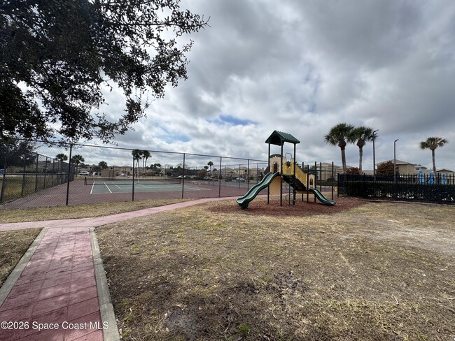 Building Photo - 1471 Sheafe Ave NE