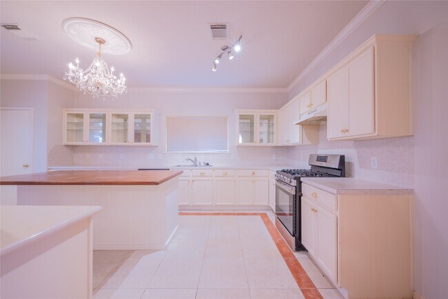 Building Photo - 9414 Lerin Ln