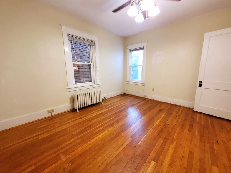 Building Photo - 222 Morewood Ave