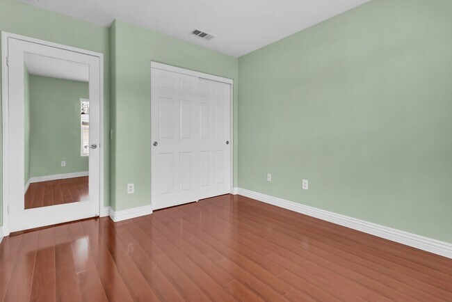 Building Photo - 26090 Stonehaven Dr