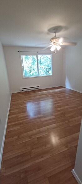 Master bedroom - 29640 SW Volley St