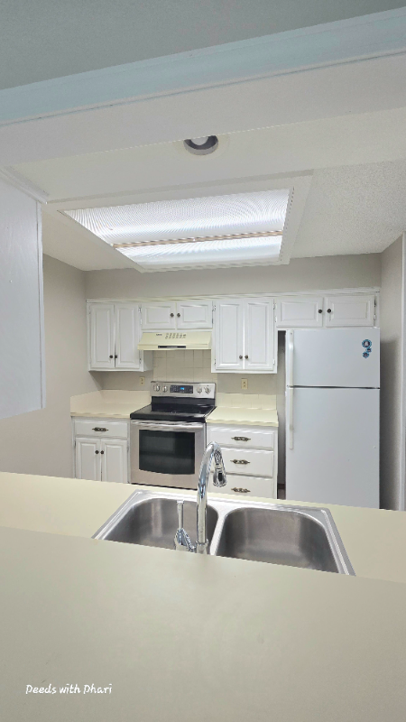 Building Photo - 25 Estes Dr