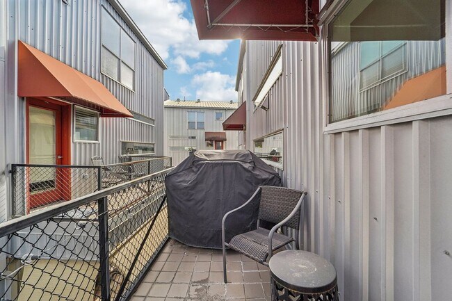Building Photo - 6951 Ardmore St