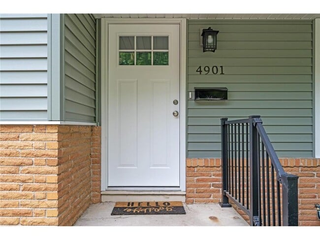 Building Photo - 4901 Larkspur Ln