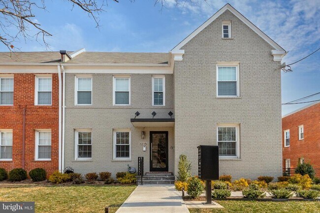 Primary Photo - 2215 40th St NW
