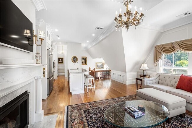 Building Photo - 541 Bellevue Ave