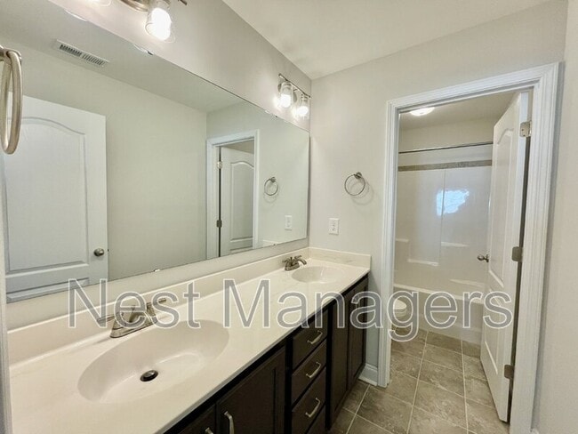 Building Photo - 155 Cromwell Ct