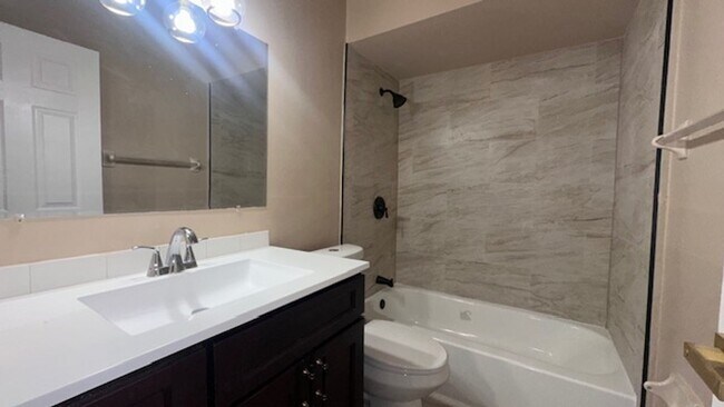 Building Photo - Beautiful 3/2.5 Townhome For Rent In Coopersmith