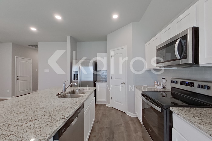 Building Photo - 203 SANTIAGO COURT