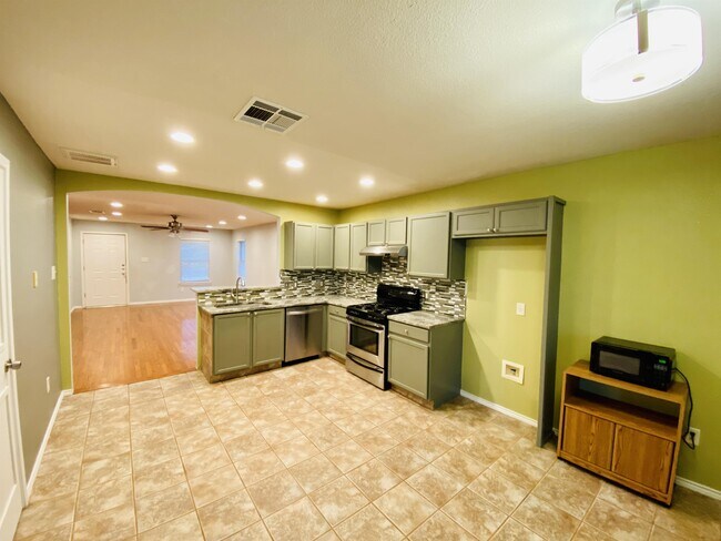 Building Photo - 3811 Julianas Way